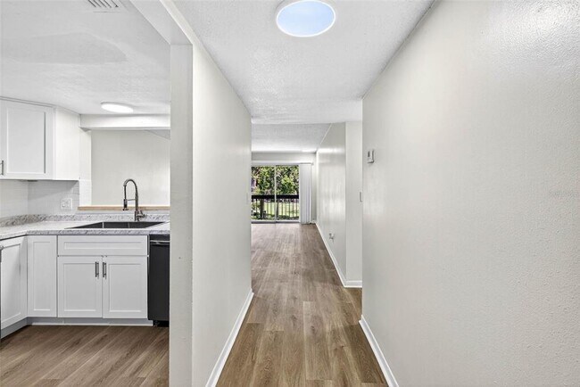 Photo - 6308 Newtown Cir Unidad 8B3