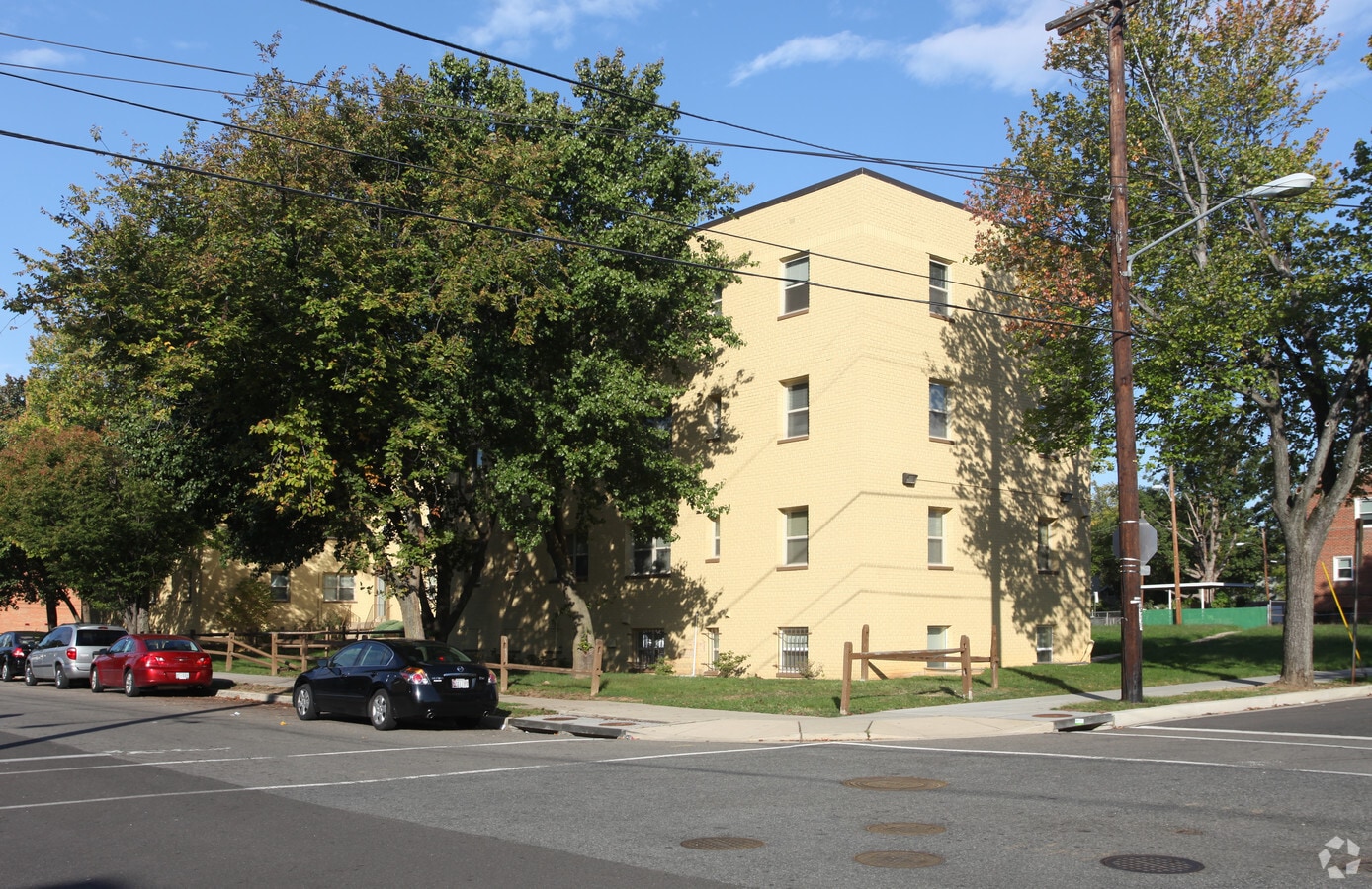 Photo - E Q Flats Apartments