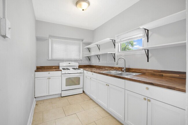 Photo - 627 S 38th St