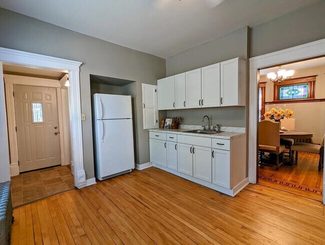 Photo - 2801 Harriet Ave