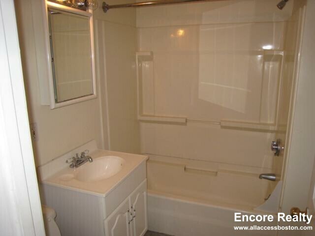 Photo - 62 Egmont St Unit 2