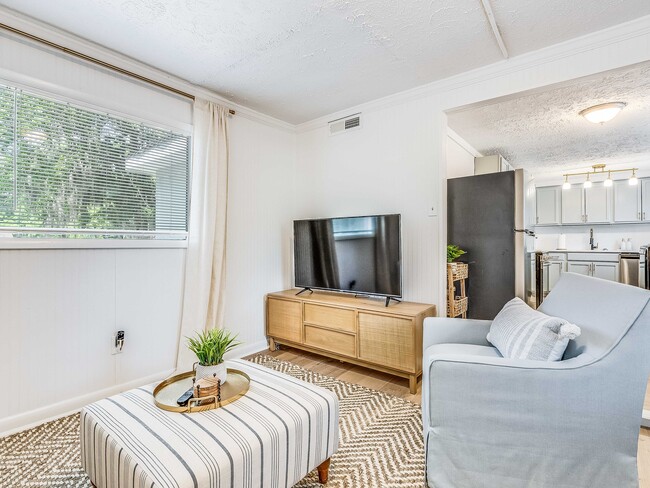 Photo - DeLesseps Furnished Apartment Unit A