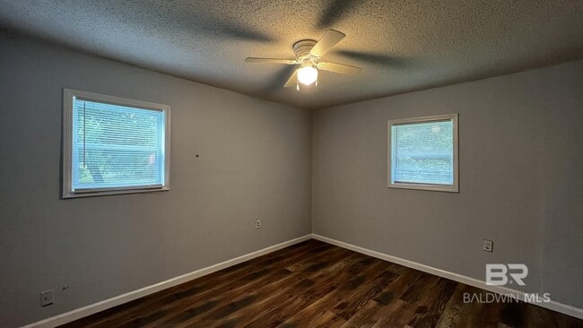Photo - 42620 Nicholsville Rd