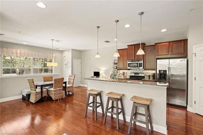 23440 Alamanda Dr