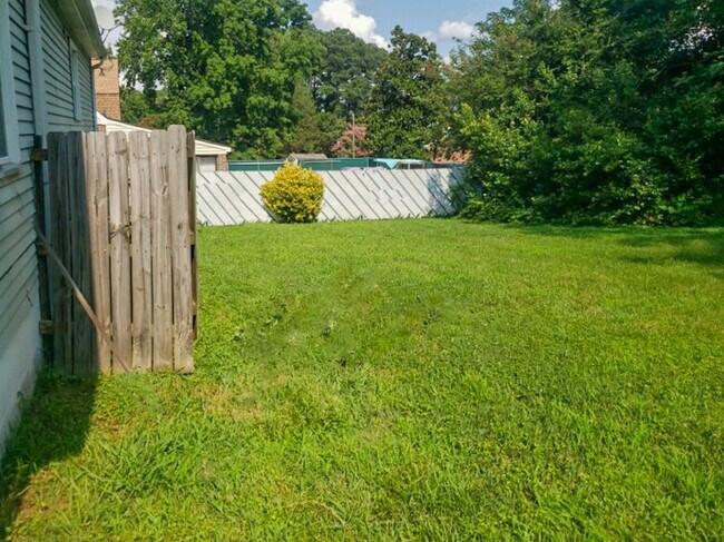 Photo - 3309 Irvington St