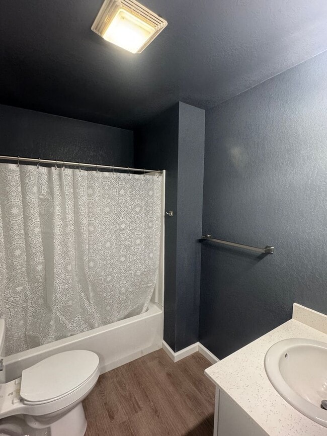 Photo - y80215 Unit 1