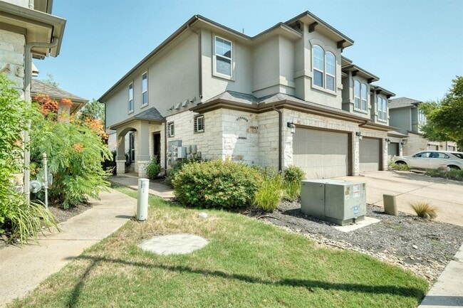 Building Photo - 13400 Briarwick Dr Rental
