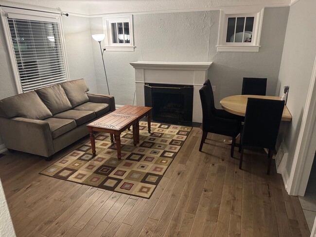 Photo - 378 Albert St