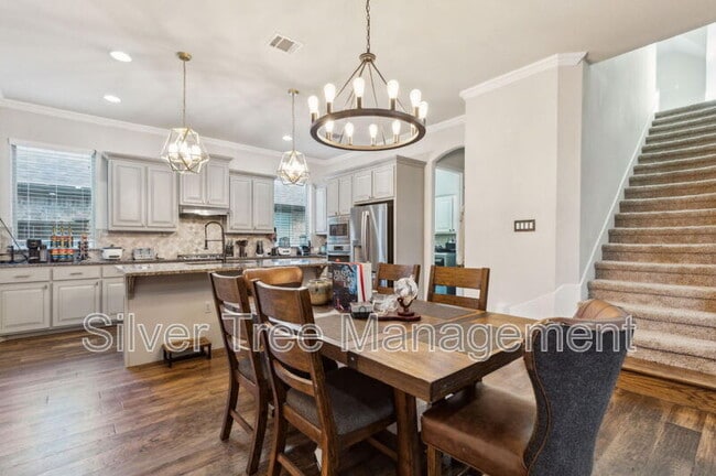 Photo - 608 Ambrose St
