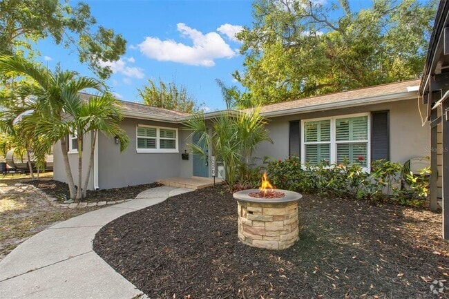 Building Photo - 320 Lake Maggiore Blvd S Rental