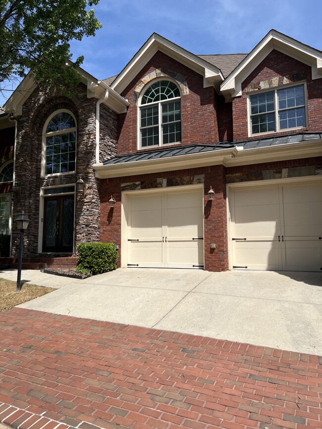 Front of house - 440 Wembley Cir