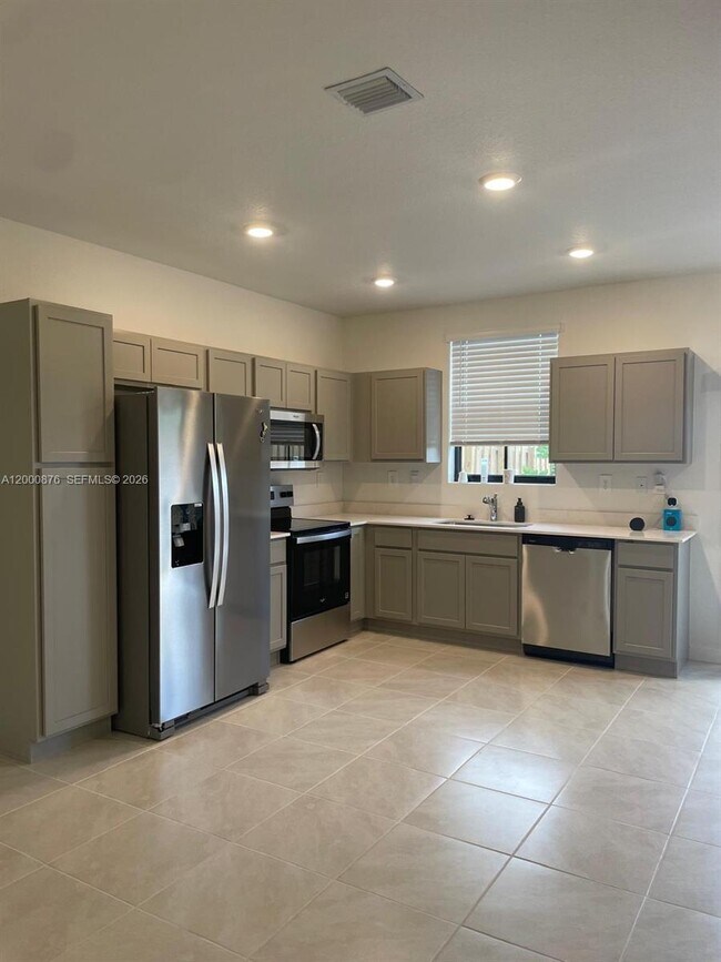 Photo - 1386 NE 3rd Ave