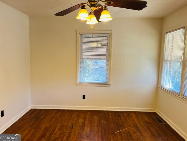 Photo - 50 Lone Oak St