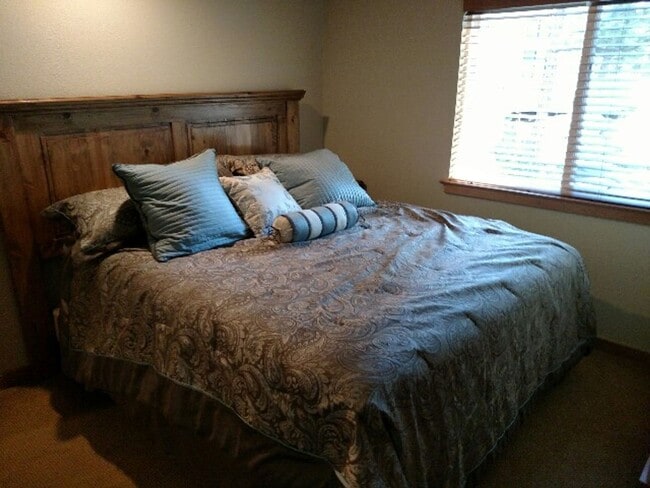 Photo - 1 Bedroom Centrally Located Summer Rental Unit 19