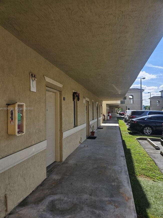 Photo - 7995 NW 8th St Unidad 103