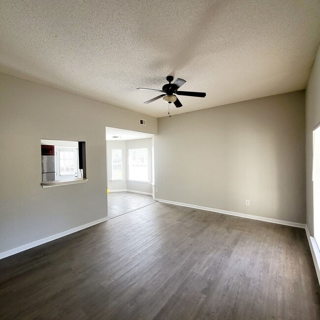 Photo - 511 Caddis Creek Rd