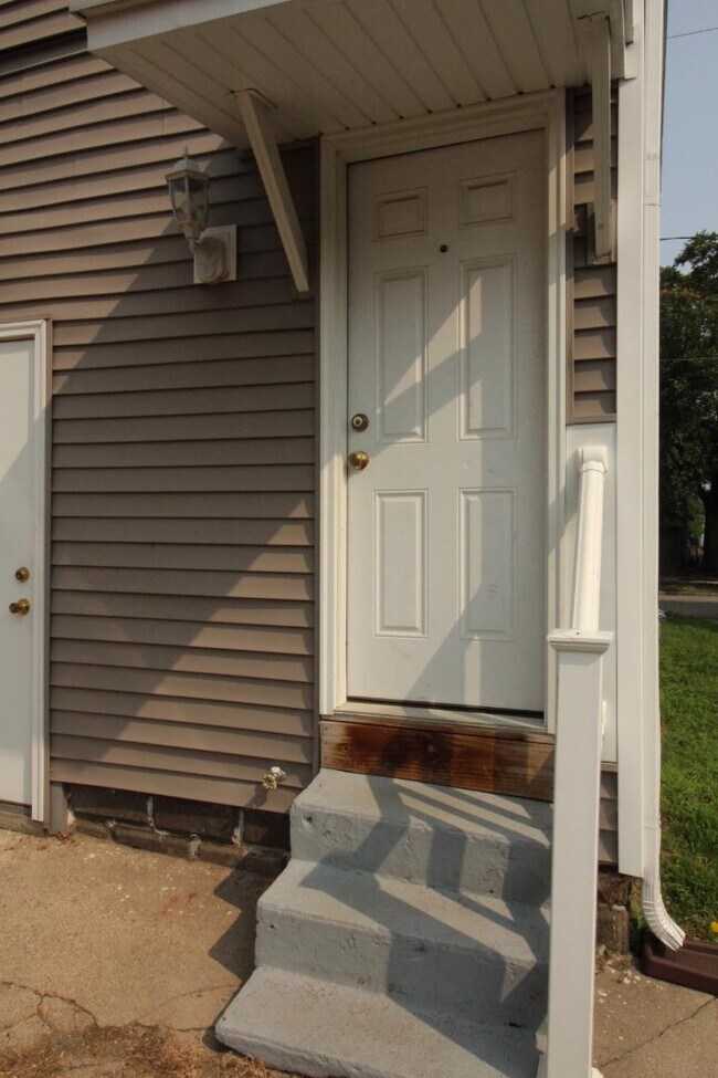 Photo - 948 Park St SW
