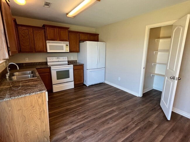 Photo - ***561 Tamarron Drive***