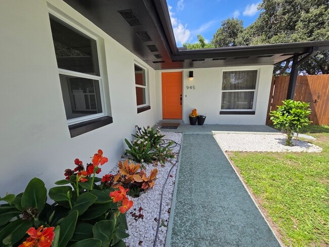 Photo - 945 Brookview Ln