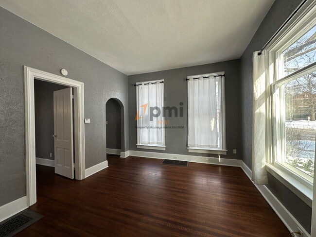 Photo - 912 Chicago St