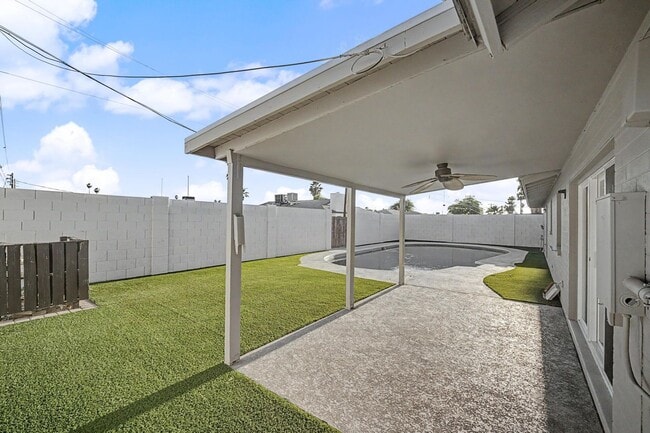 Photo - 6 Bed/ 3 Bath with Pool