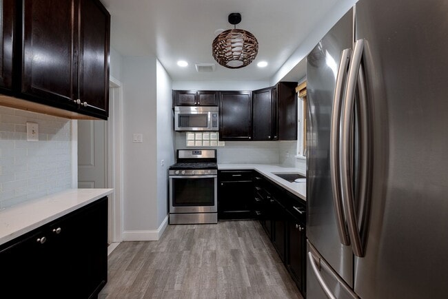 Photo - Charming 2 bdr, 2 bthr single family home in Belmont Cragin.