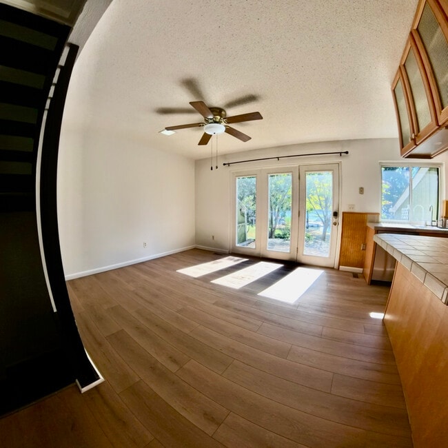 Photo - 64 Schooner Ln