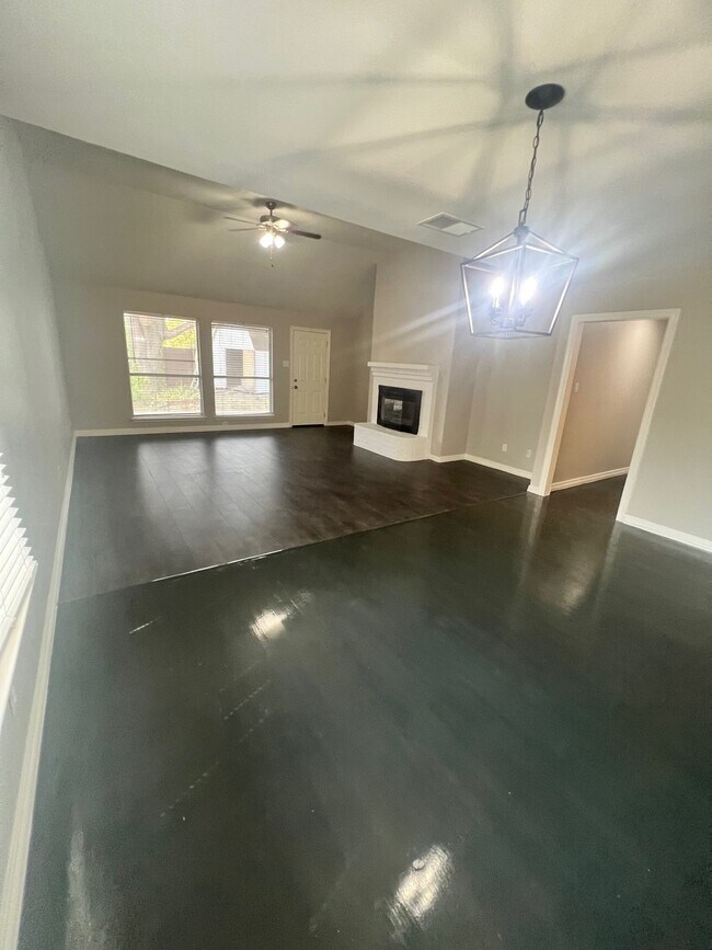 Photo - 2213 Ridgewood Dr