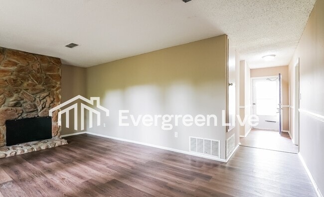 Photo - 3216 Capwood Curve