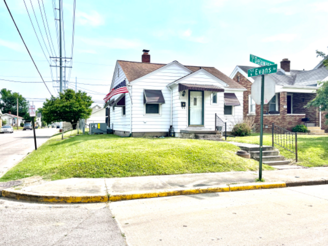 Building Photo - 761 E Delaware St Rental