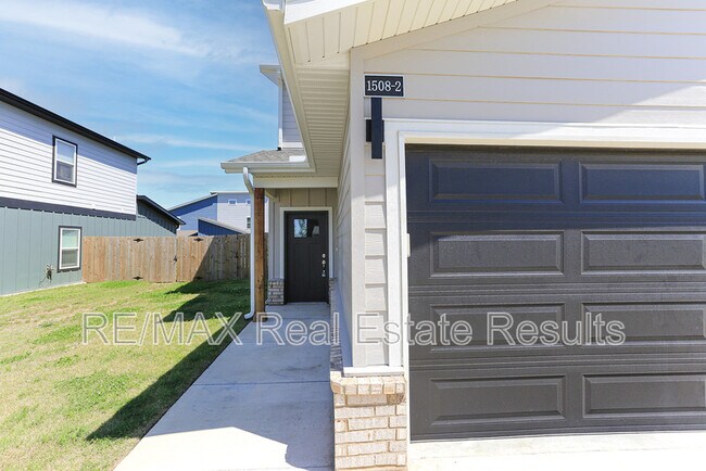 Photo - 1508 SW Poigai Wy Unit #2