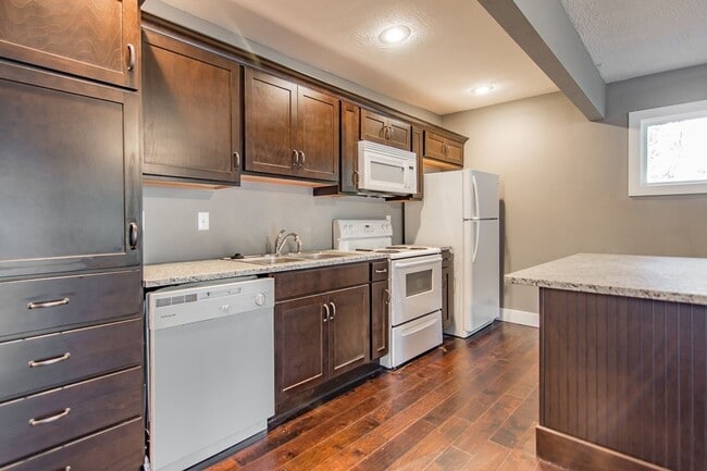 Photo - COLLEGE PRE-LEASING