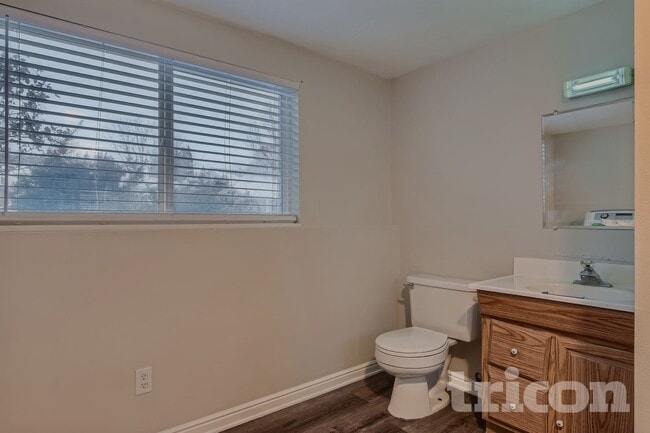 Photo - 725 N 1010 W