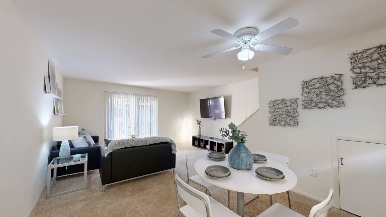 Photo - Oxford Manor Apartments