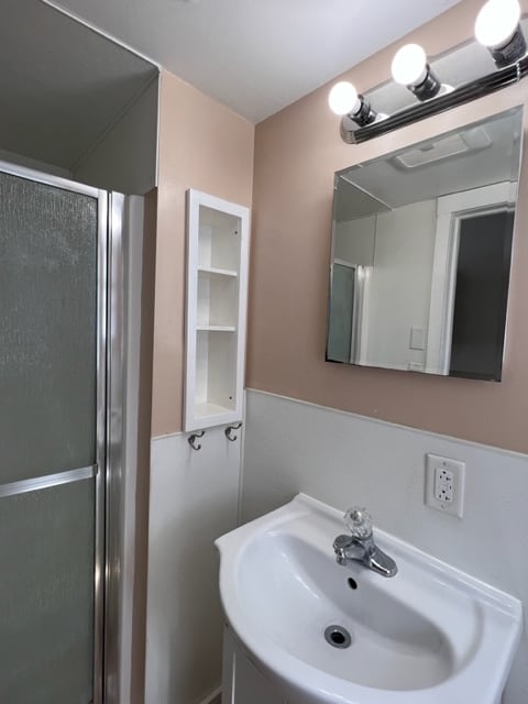 Photo - 500 N Institute Pl