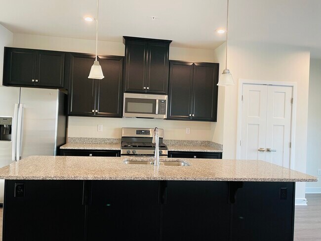 Photo - 507 Scarlet Maple Pl