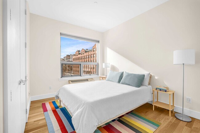 Photo - 15 Roebling St