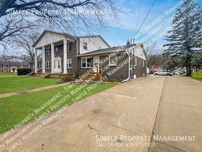 Building Photo - 1888 30th St SW Unit D