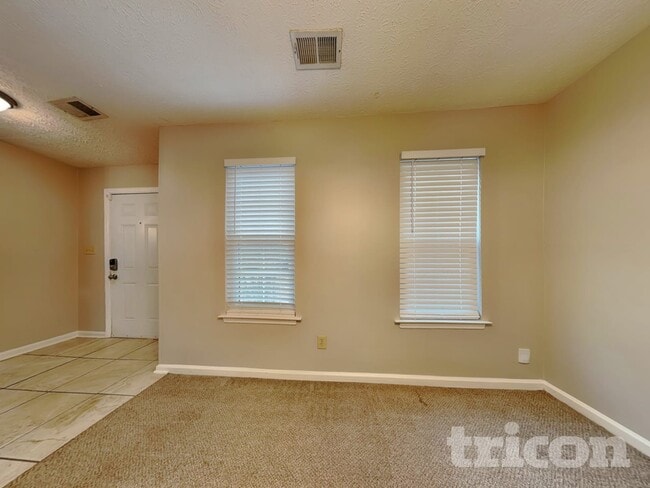 Photo - 1399 Ling Dr