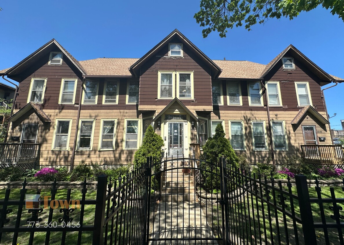 Photo - 6689 N Olmsted Ave (Chicago, IL)