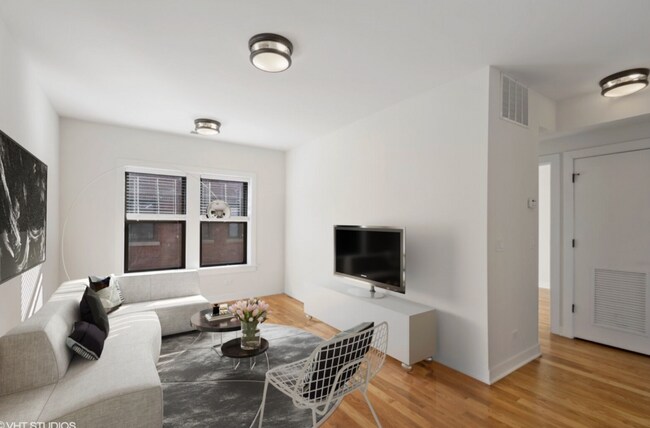 Photo - 2205 W Eastwood Ave