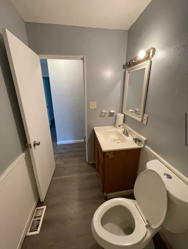 Photo - 1403 Richard Dr