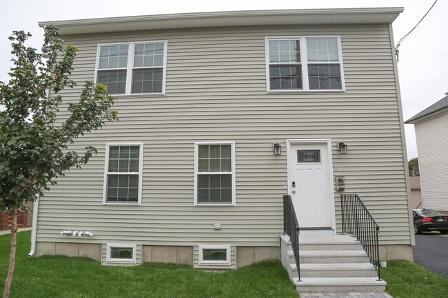 Photo - Newly Built 6br/3ba- Steps away from PC!
