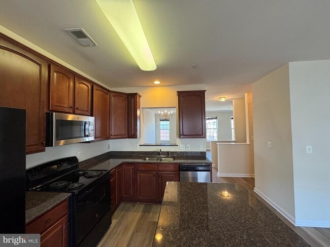 Building Photo - 5547 Lanier Ave