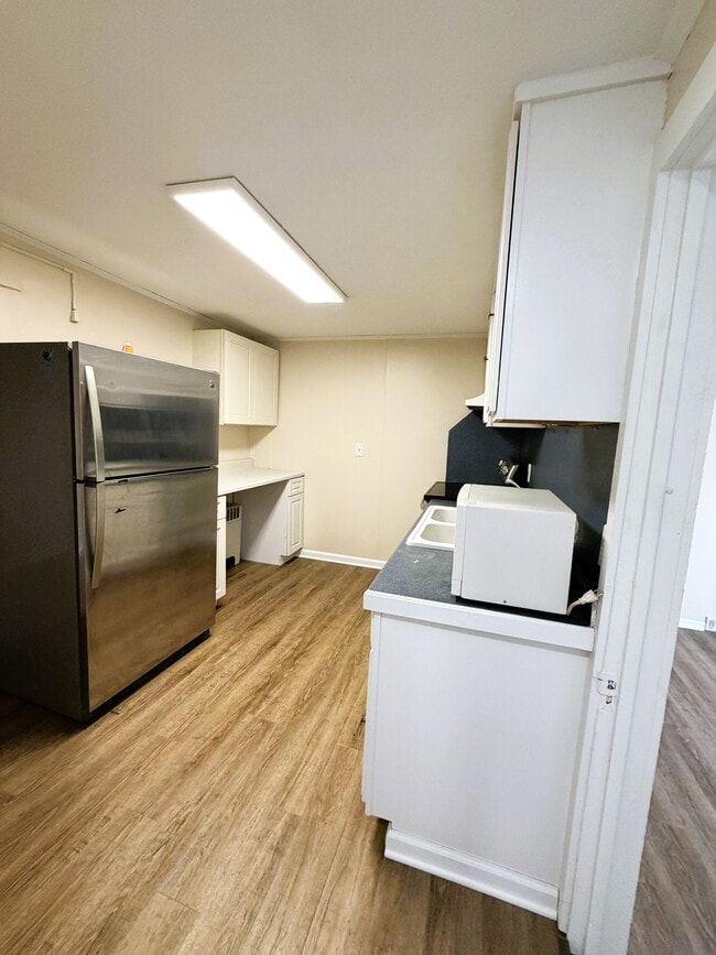 Photo - 301 S Robinson Ave