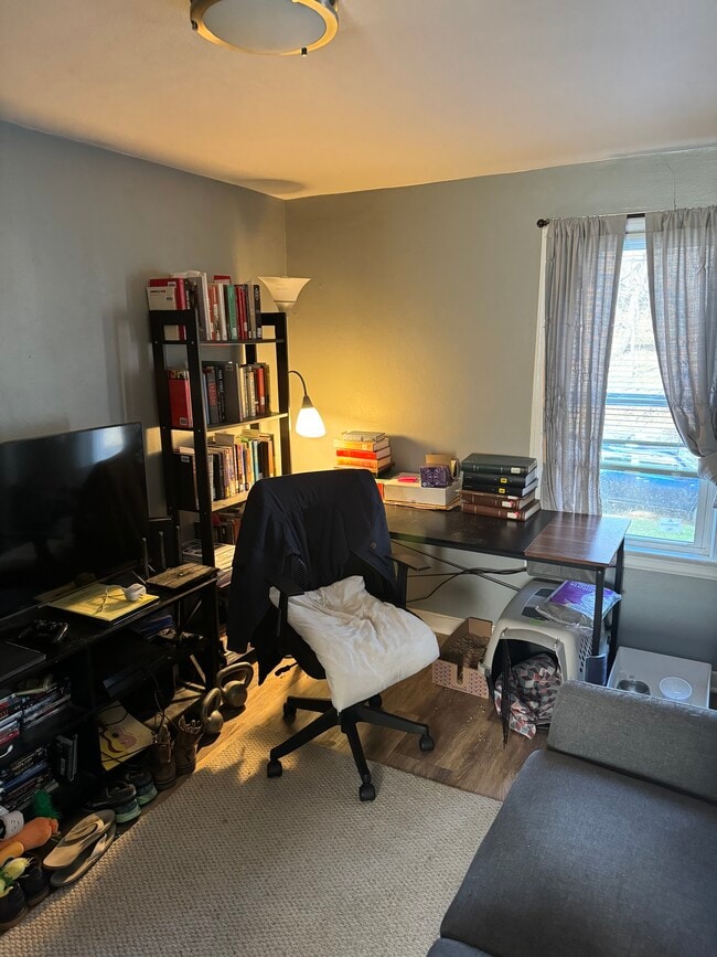 Building Photo - 3325 Stevens St Unit 2E Rental