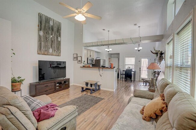 Photo - 8801 Stewart St