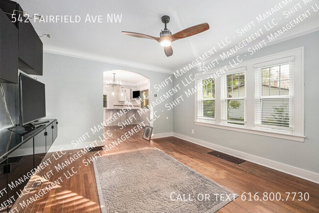 Photo - 542 Fairfield Ave NW