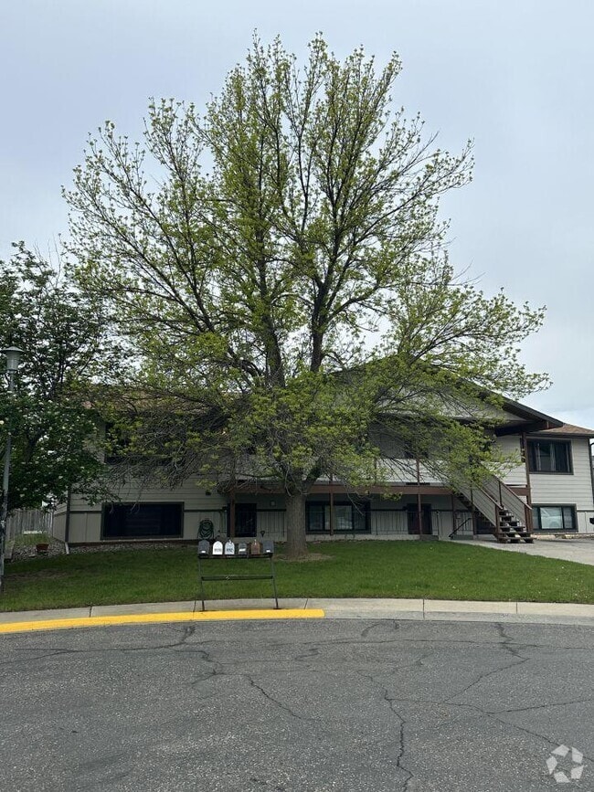 Building Photo - 2 bedroom in Billings MT 59105 Rental
