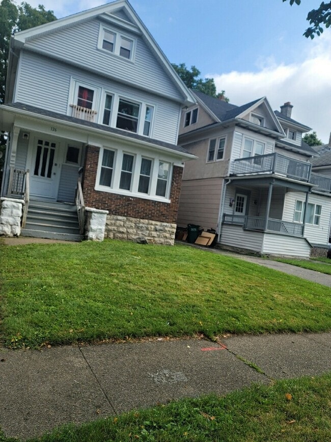 Photo - 126 Lisbon Ave Unidad lower